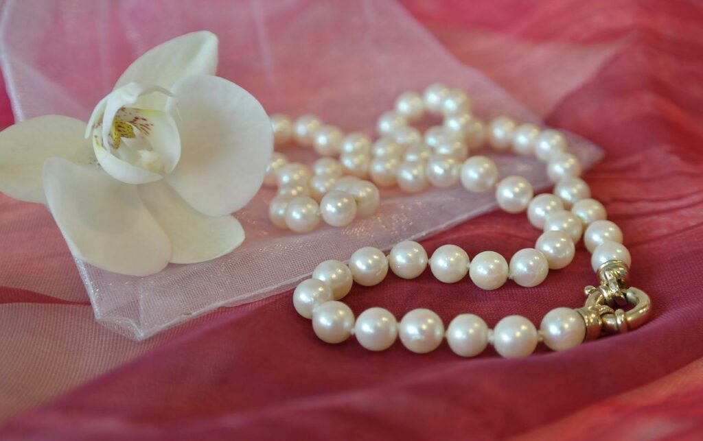 pearl necklace for women