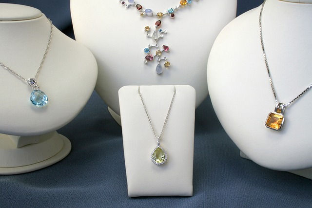 diamond pendant necklace